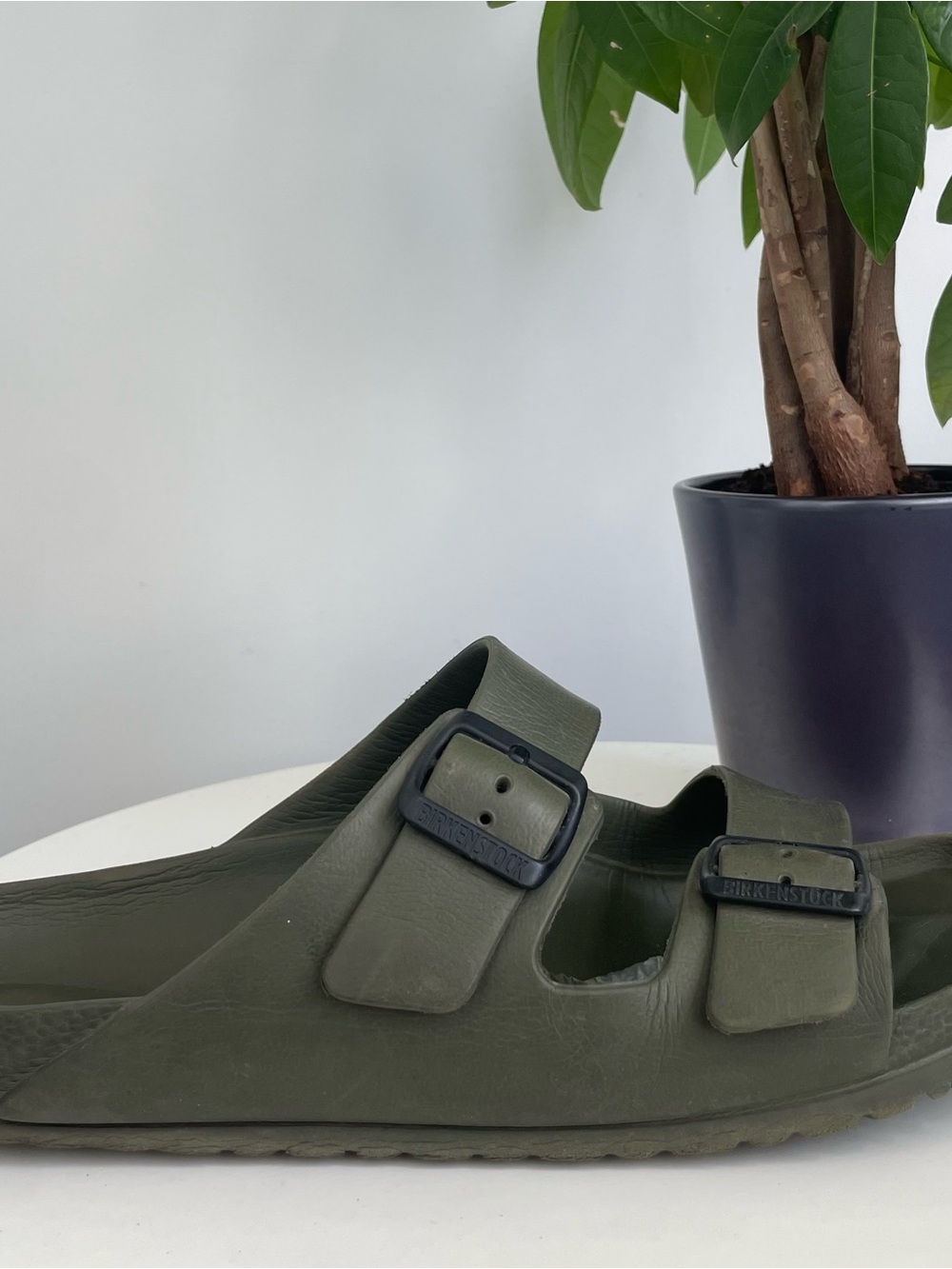 Men Size 11 Birkenstock Arizona sandals Olive Green EU 44